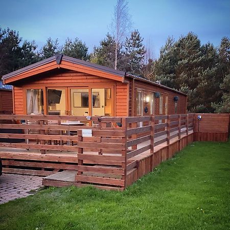 Hazel Oaks, Beautiful Lodge With Hot Tub - Sleeps 6 - Felmoor Park Morpeth Exterior photo
