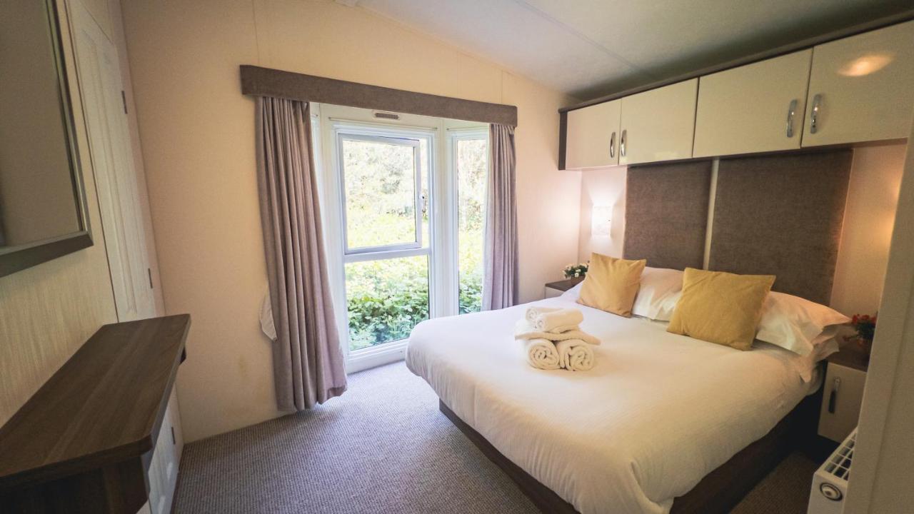 Hazel Oaks, Beautiful Lodge With Hot Tub - Sleeps 6 - Felmoor Park Morpeth Exterior photo