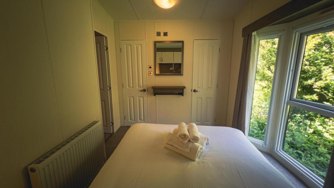Hazel Oaks, Beautiful Lodge With Hot Tub - Sleeps 6 - Felmoor Park Morpeth Exterior photo